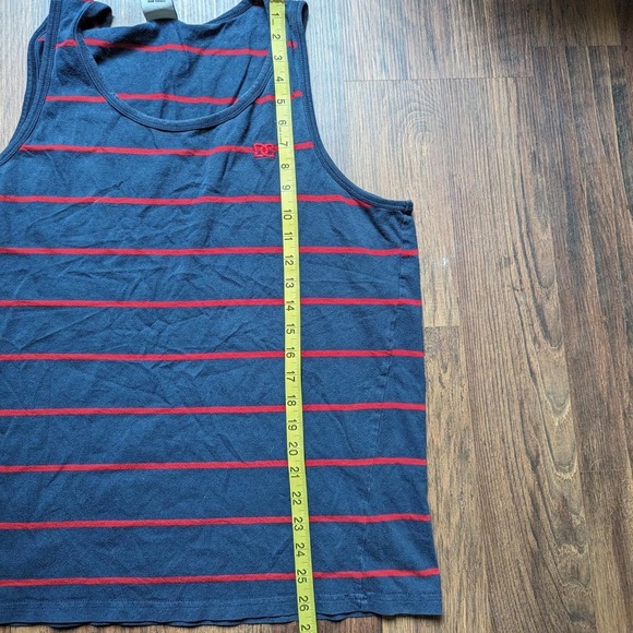 Y2K DC men's size medium tank top red and navy striped - Picture 7 of 7